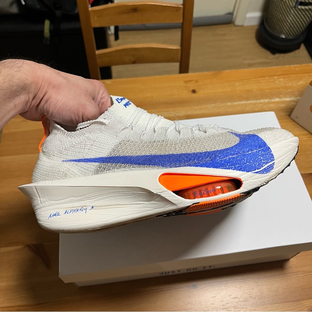 NIKE ALPHAFLY 3 BLUEPRINT

SIZE: 10.5 Men’s